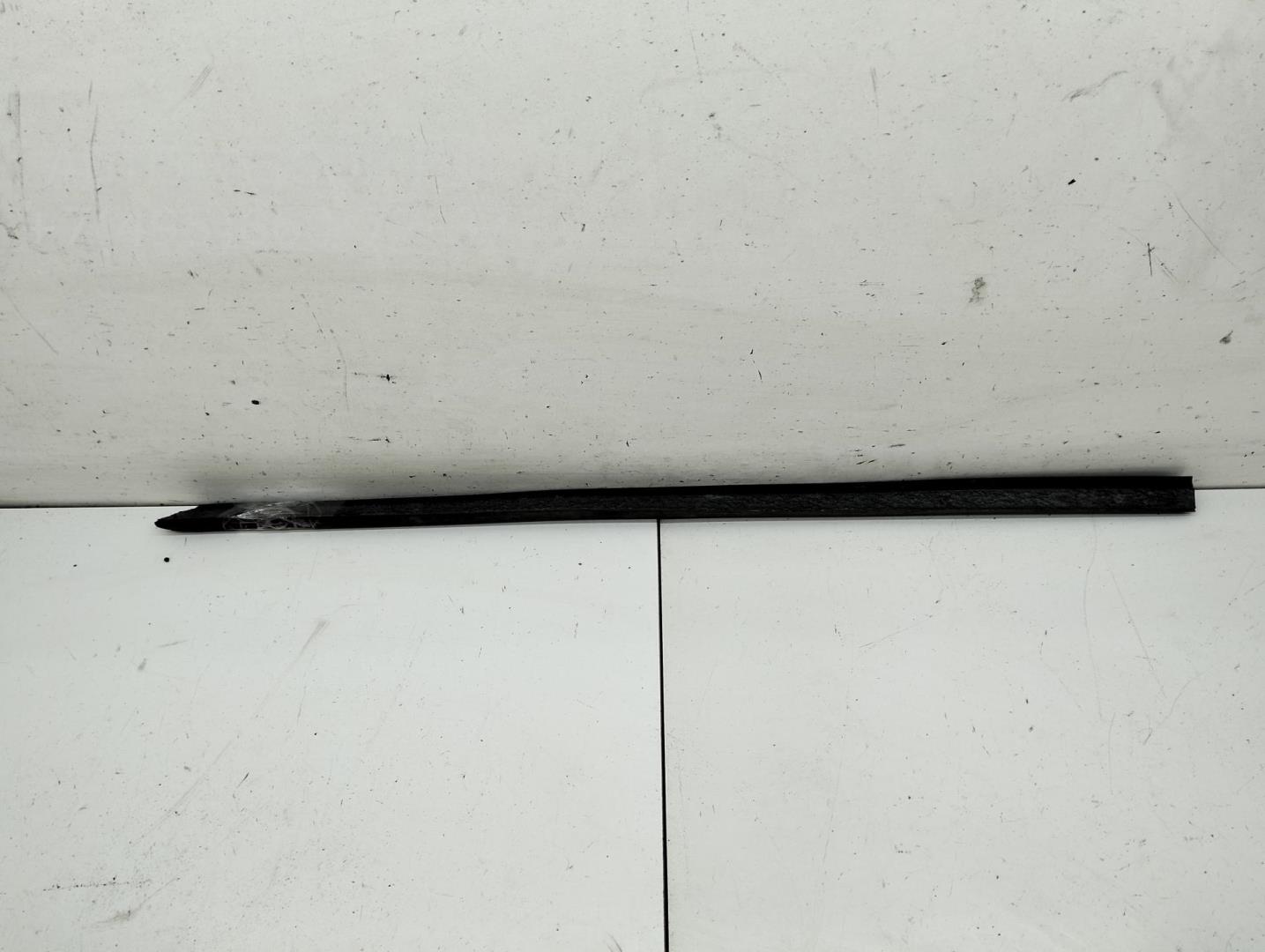 Накладка двери задней правой