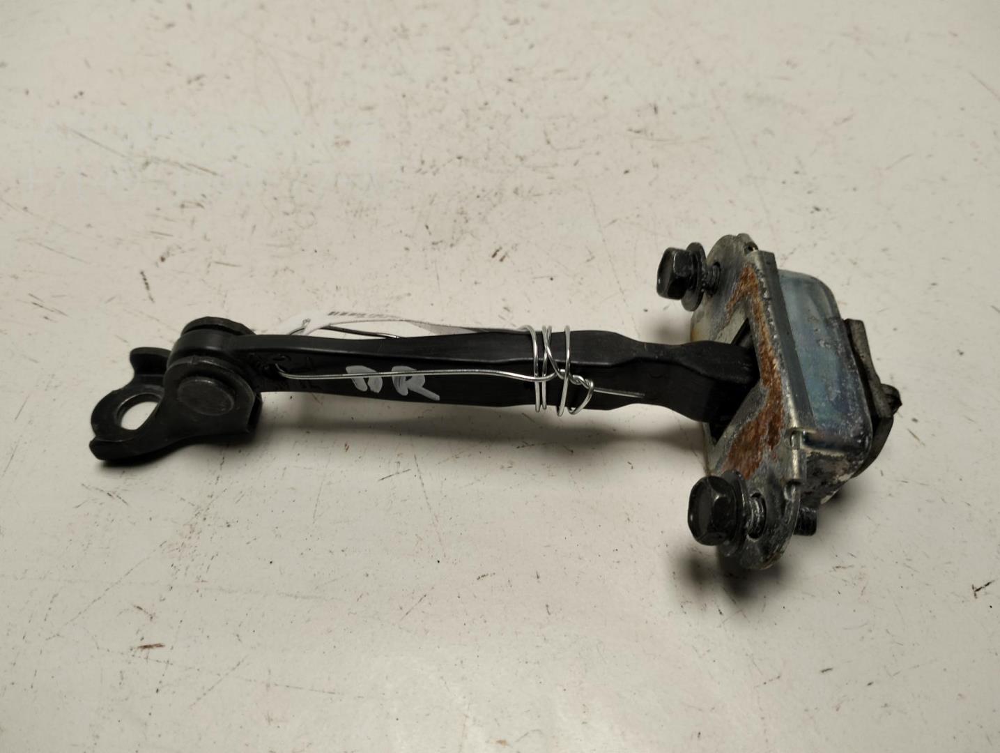 Ограничитель двери