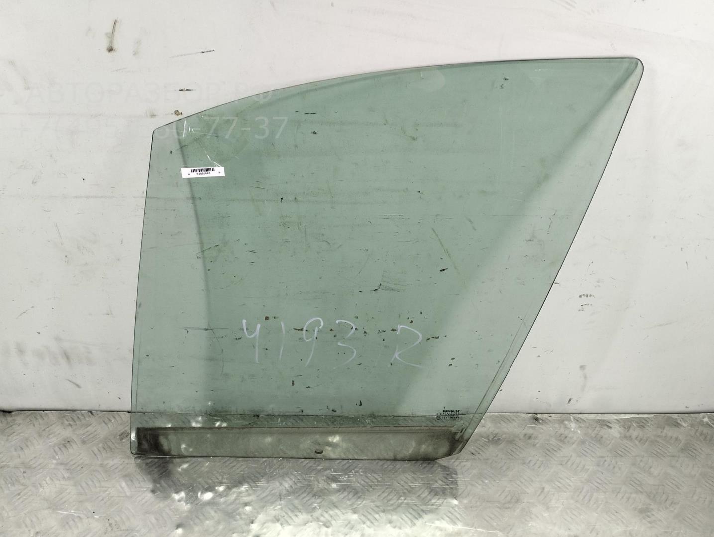 Стекло двери передней левой