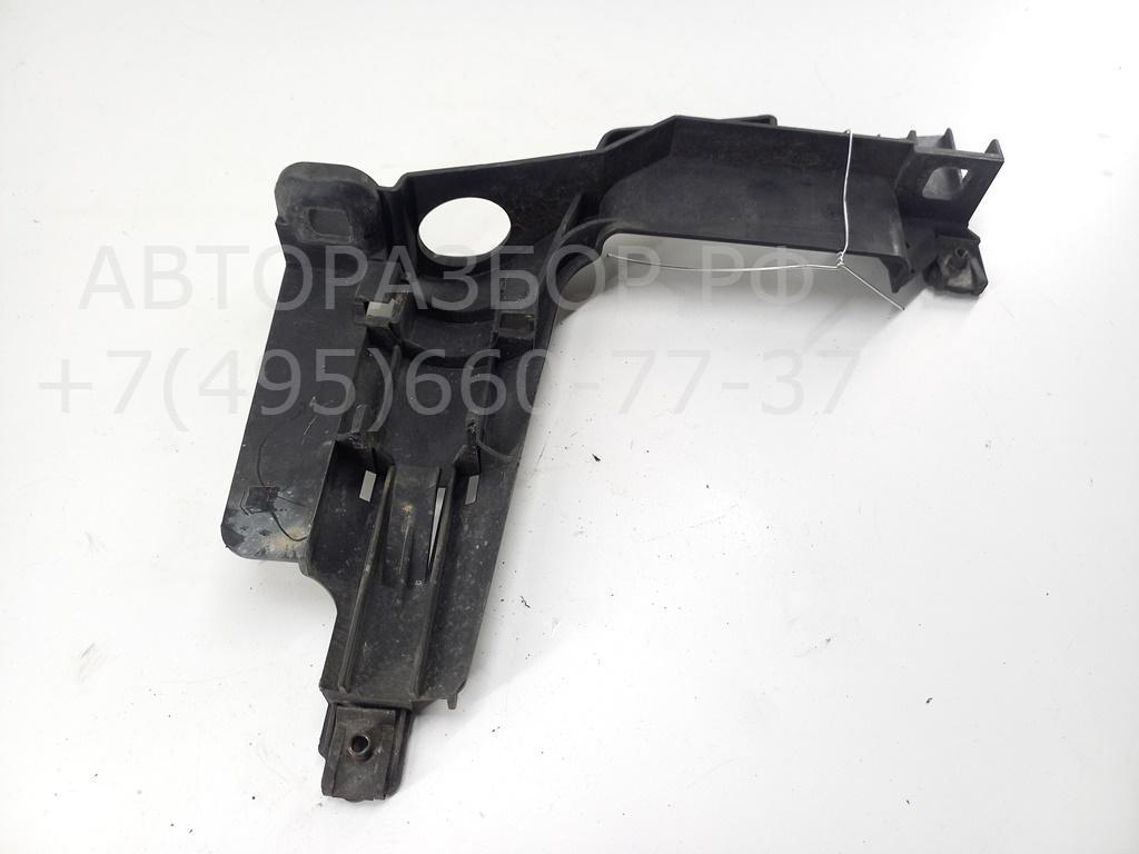 Кронштейн фар правый