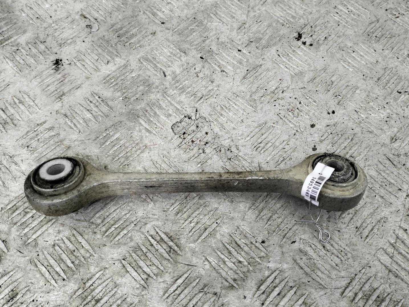 Стойка переднего стабилизатора