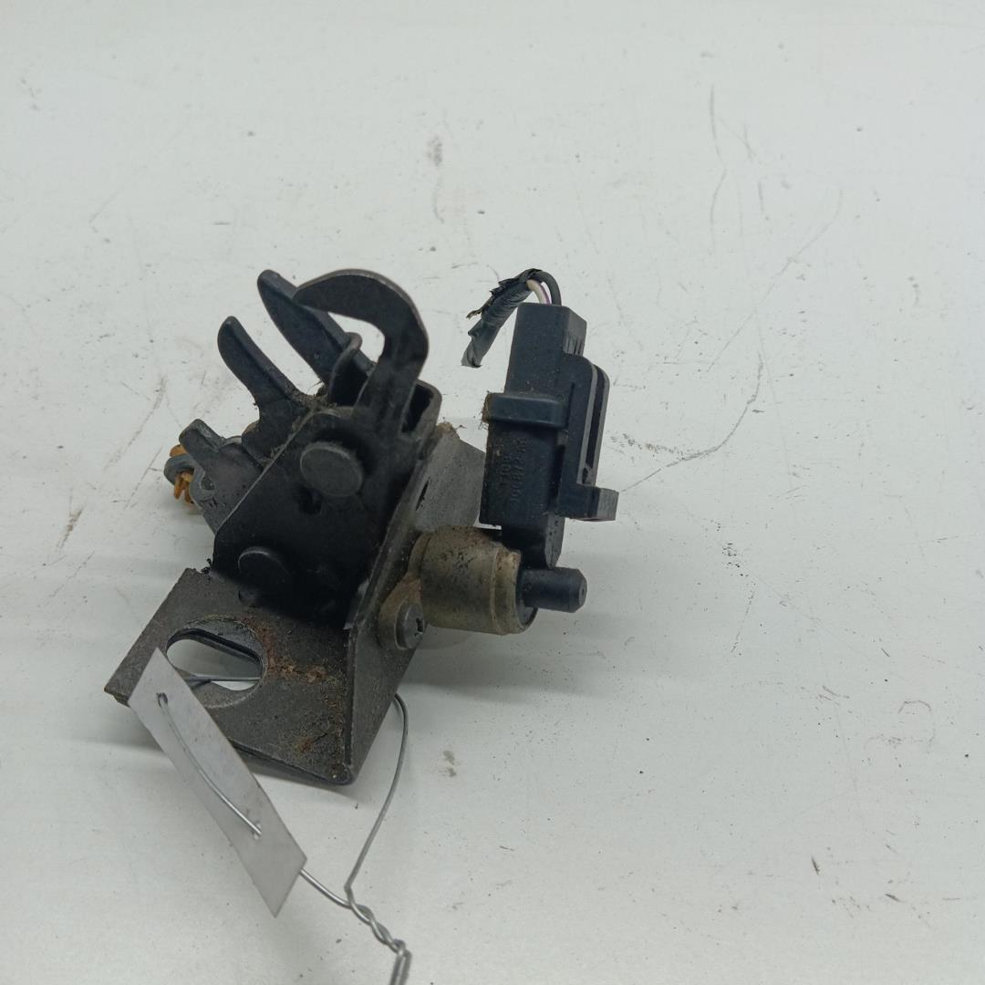 Замок багажника