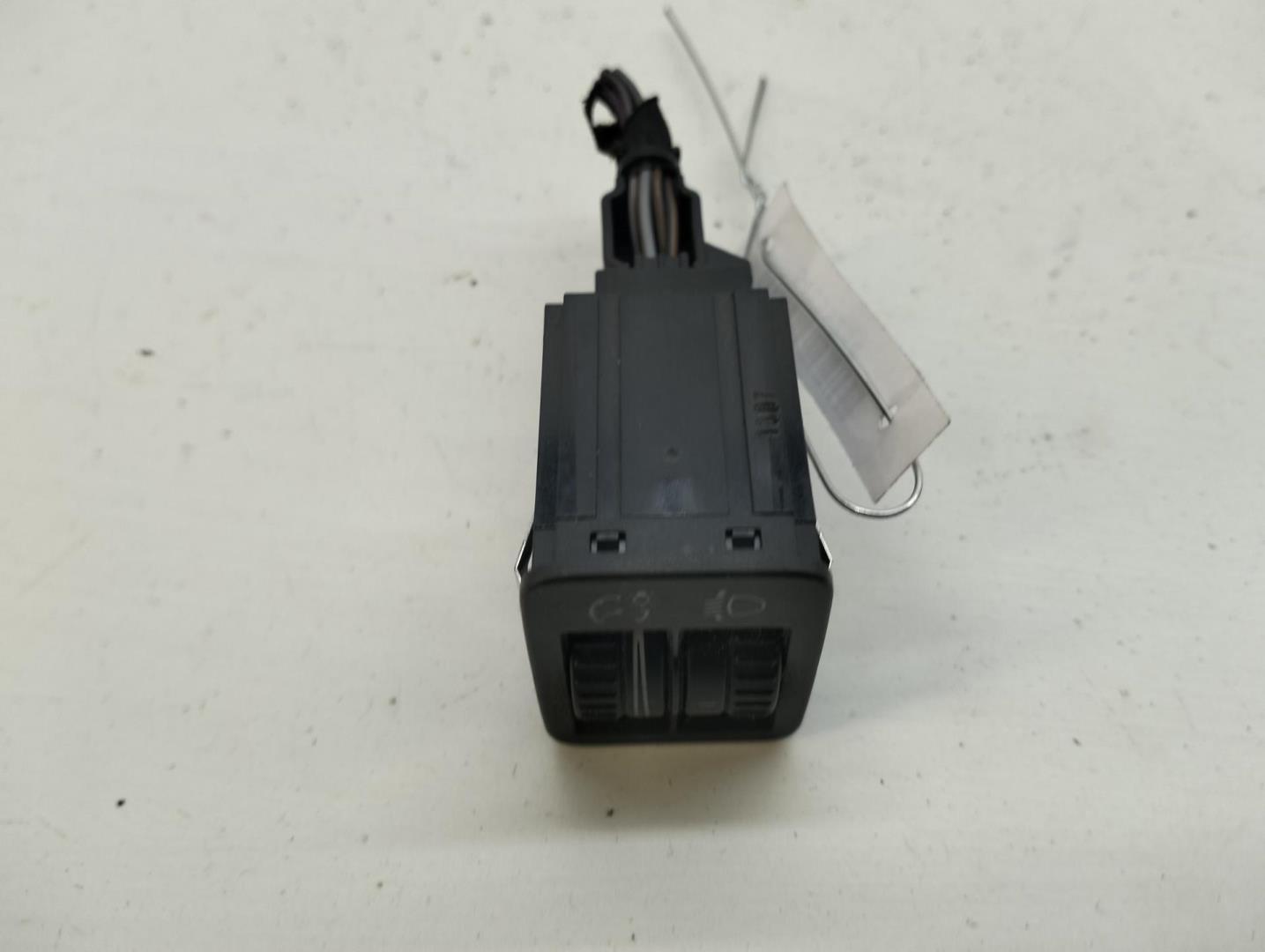 Кнопка корректора фар