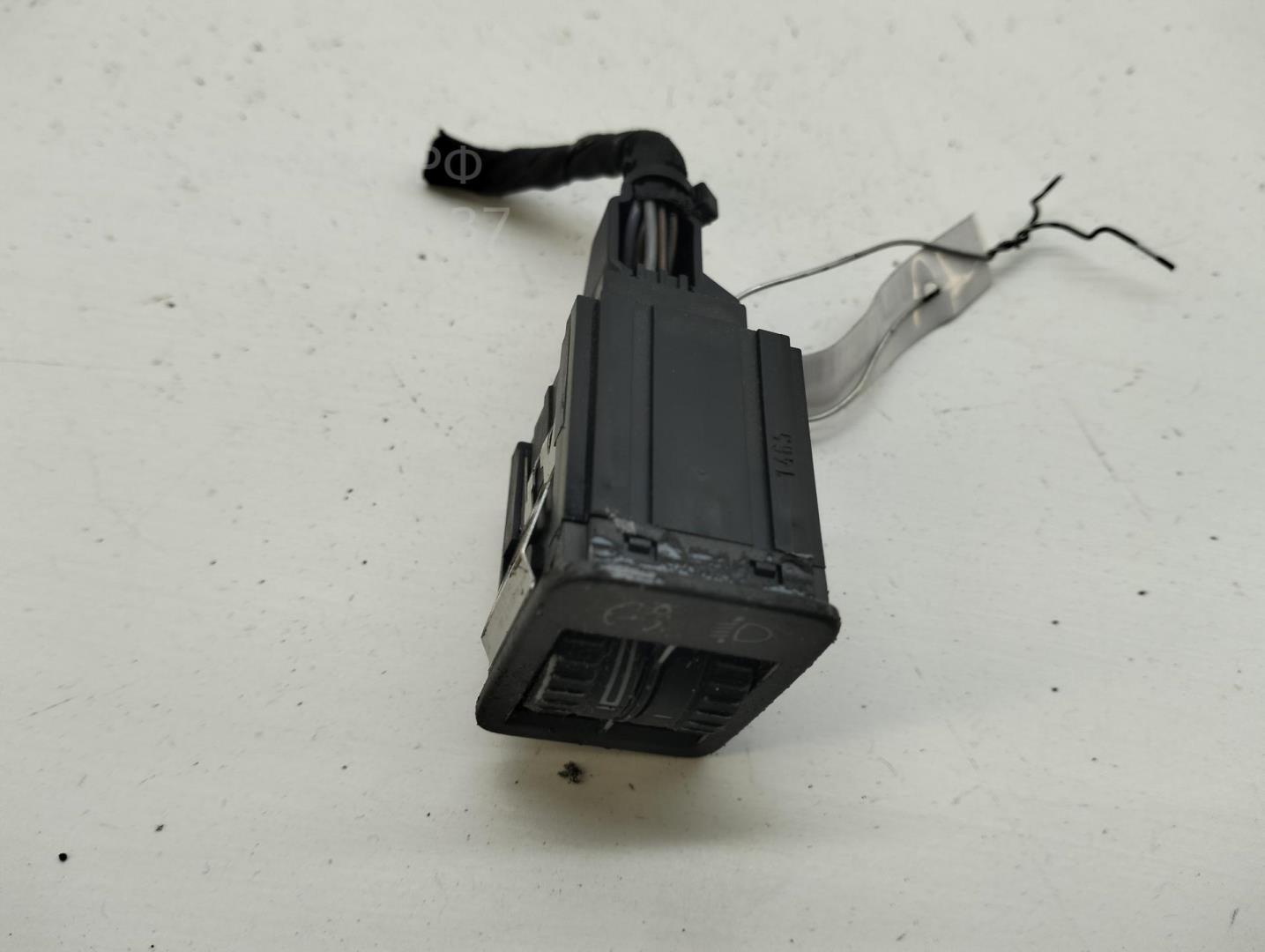 Кнопка корректора фар