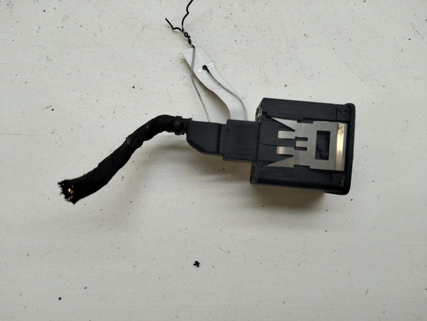 Кнопка корректора фар