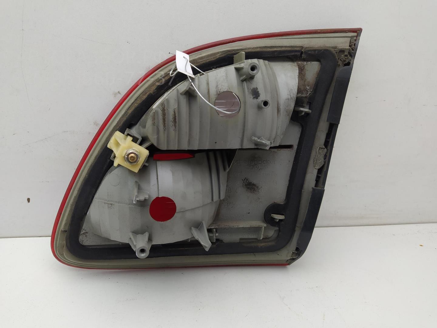 Фонарь задний внутренний левый