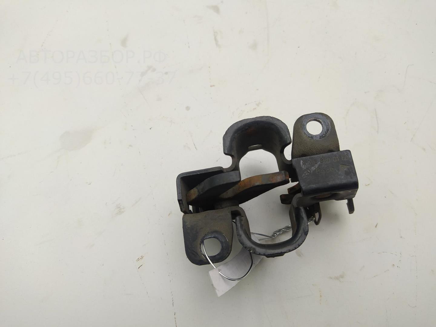 Замок капота