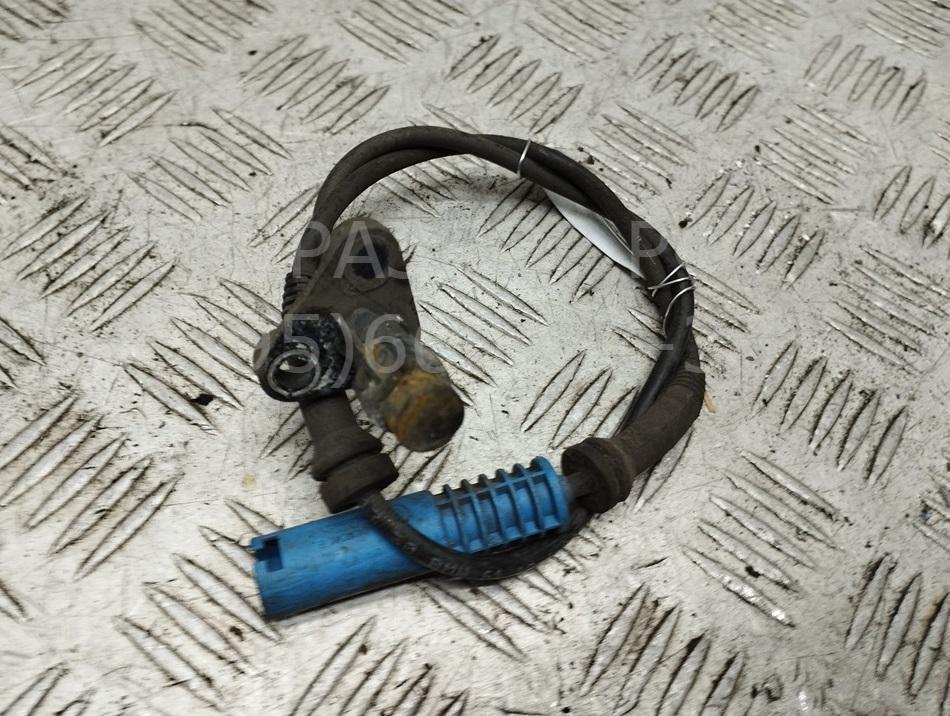 Датчик ABS передний