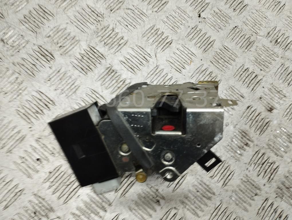 Замок двери задней правой