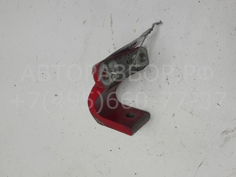 Петля крышки багажника