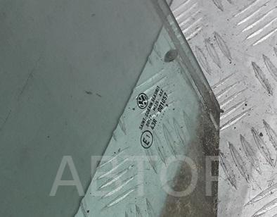 Стекло двери передней левой