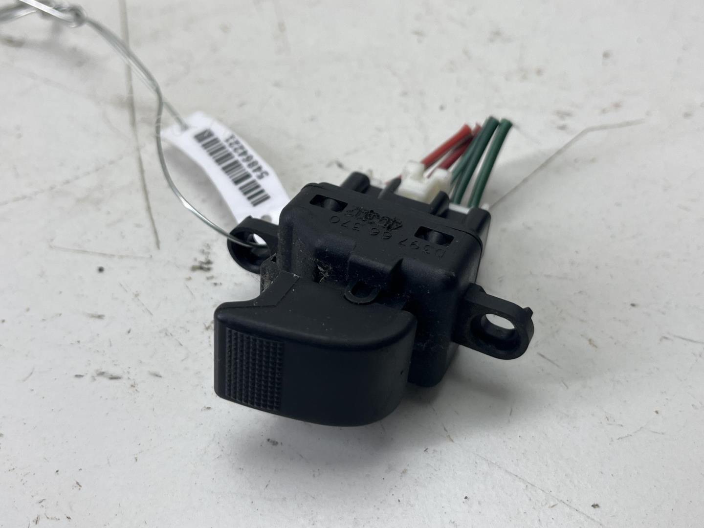 Кнопка стеклоподъемника