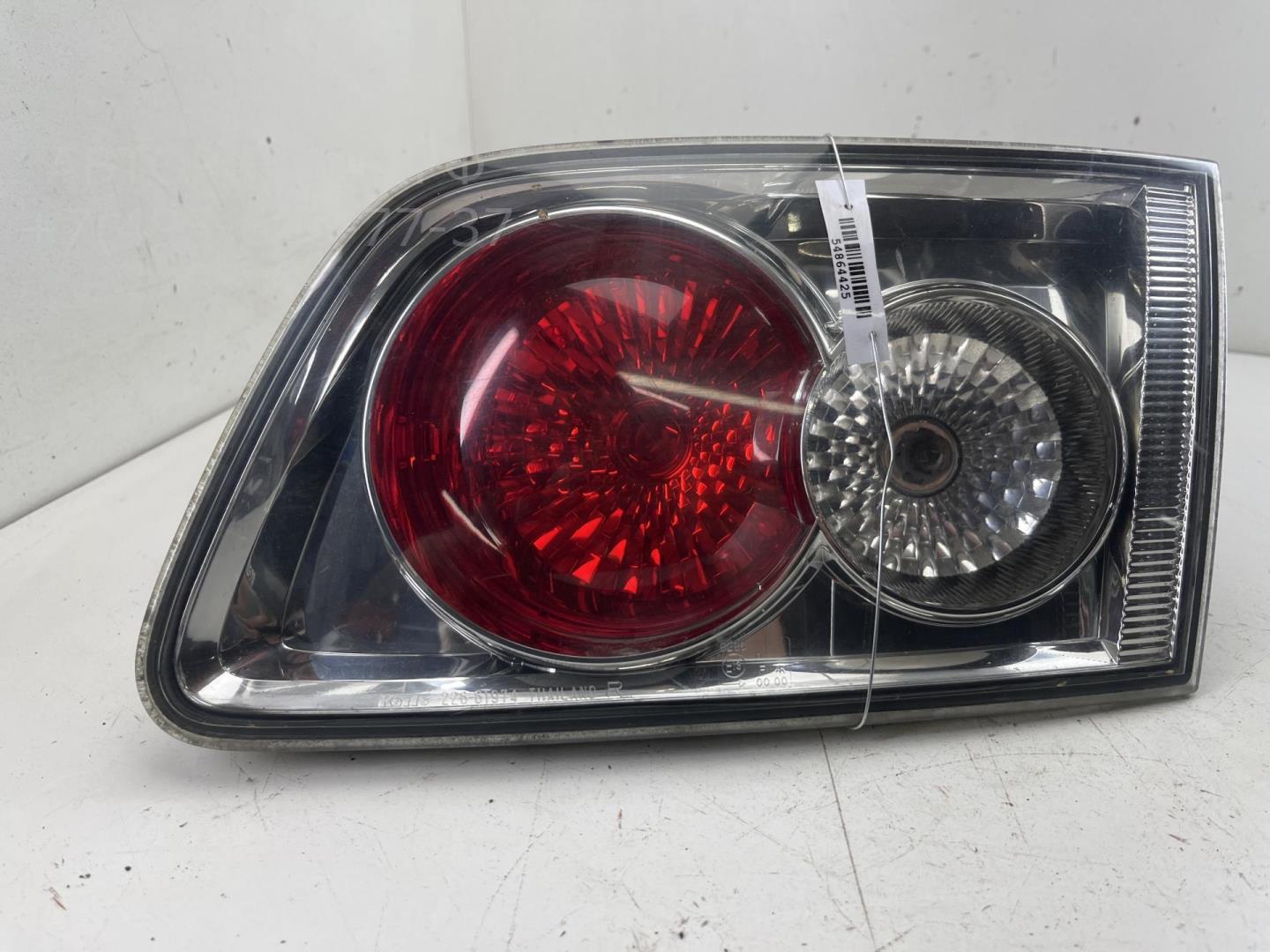 Фонарь задний внутренний правый