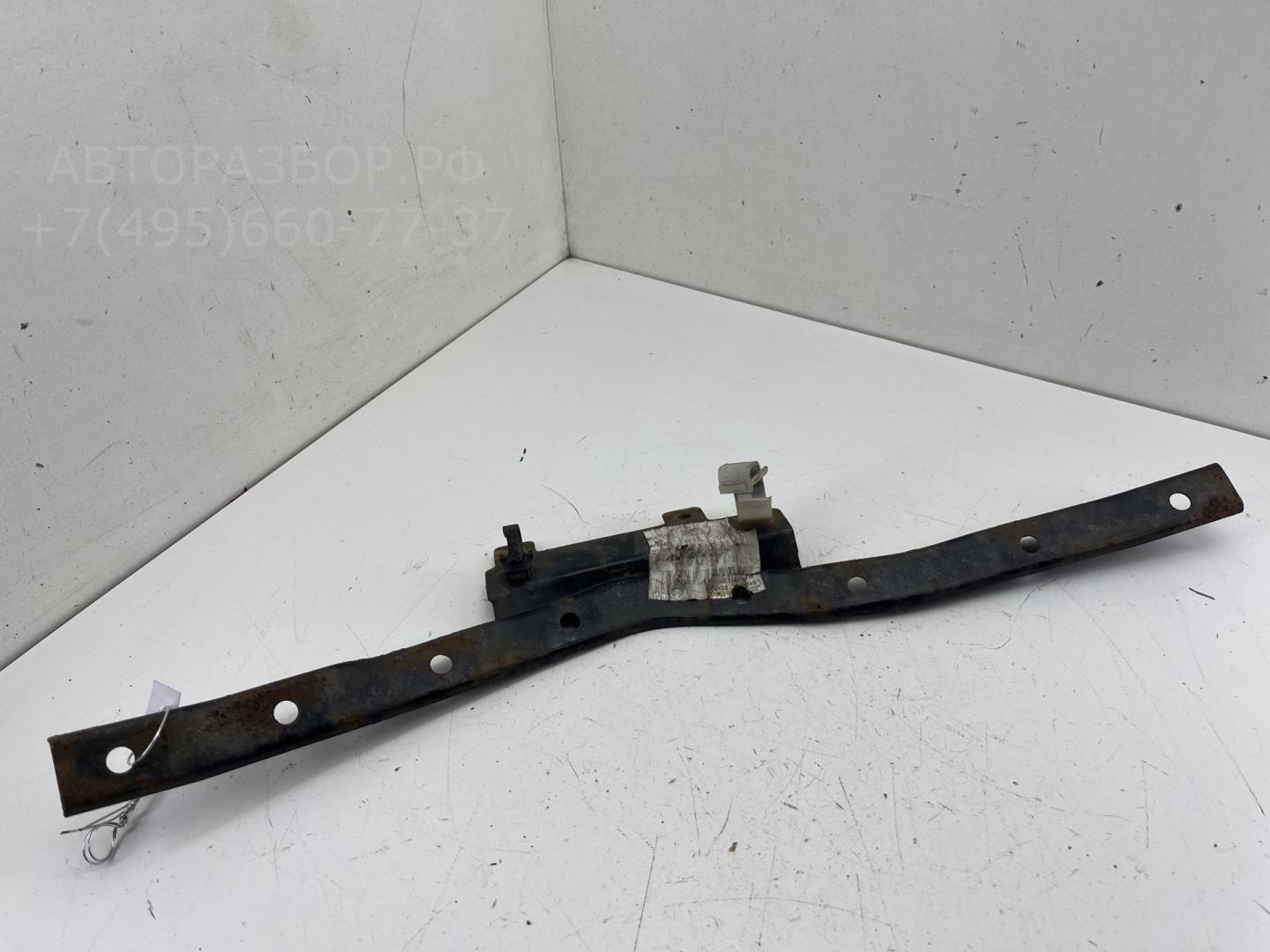 Кронштейн переднего бампера правый