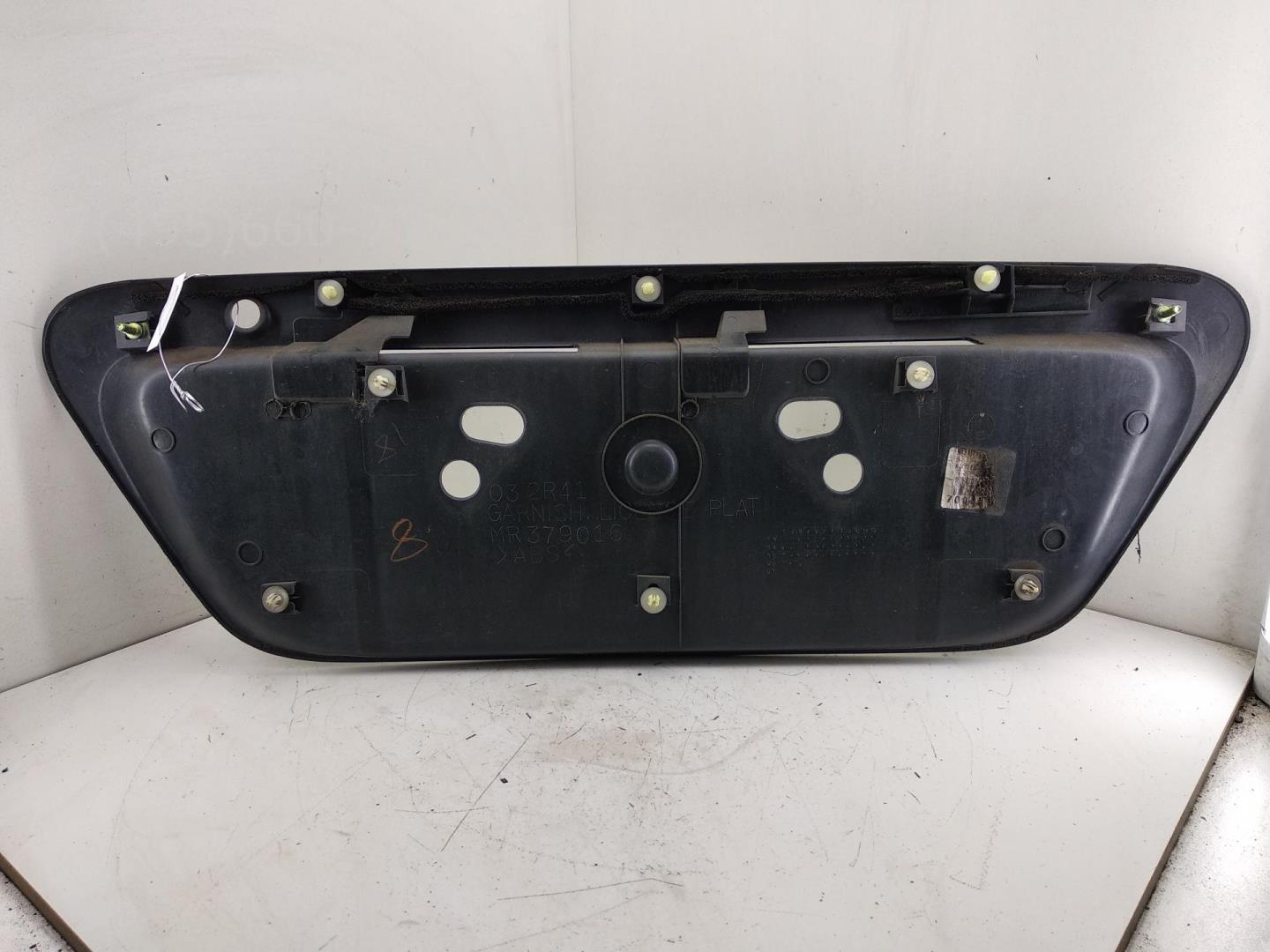 Накладка крышки багажника