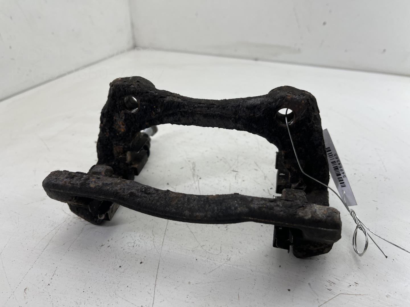 Скоба суппорта переднего