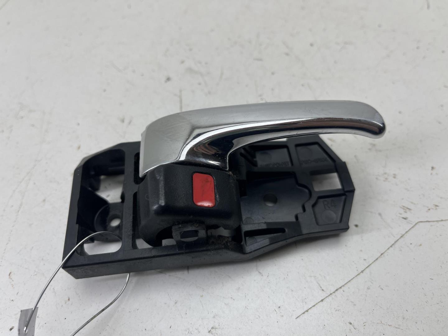 Ручка двери передней внутренняя правая