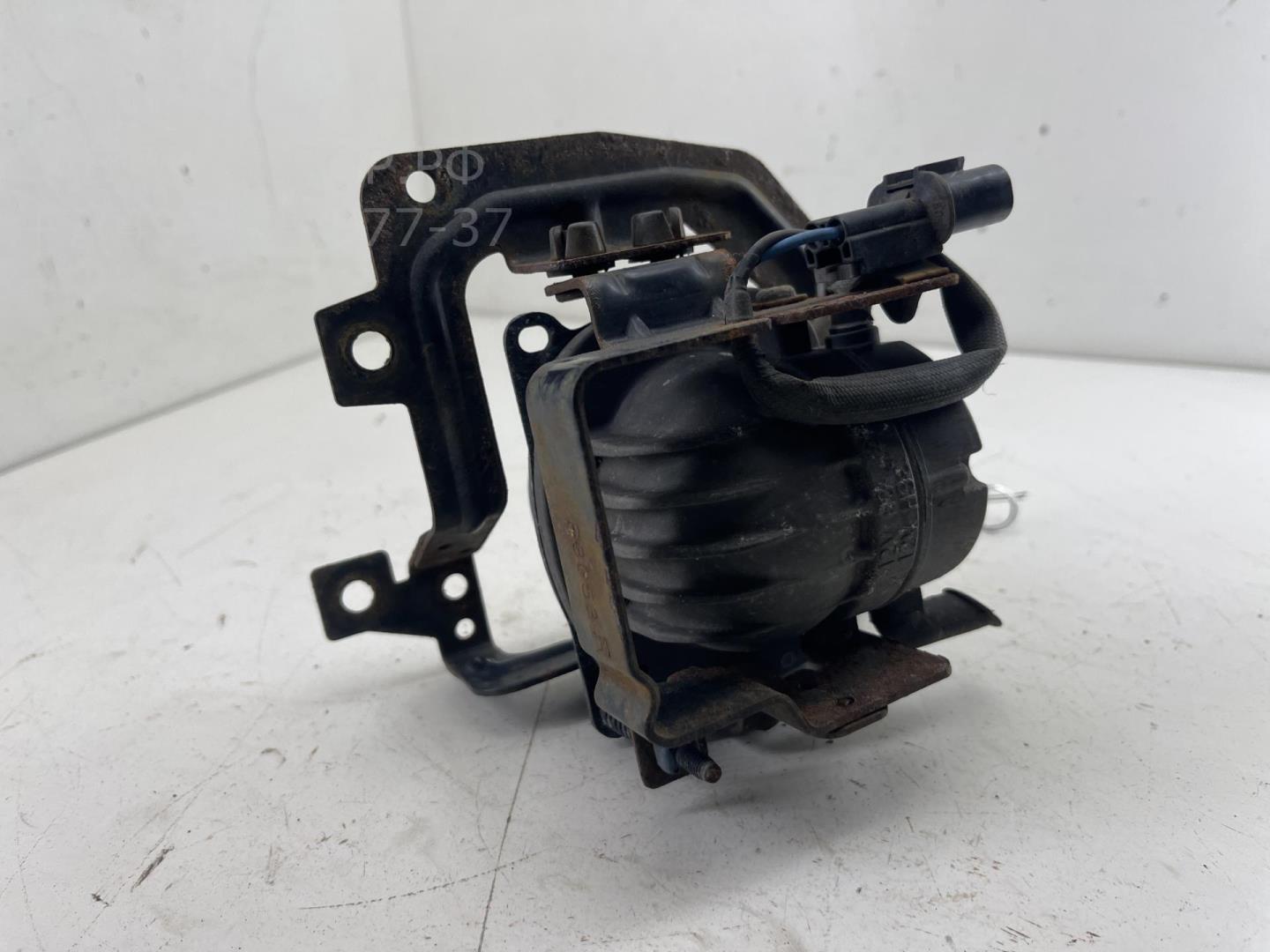 Фара противотуманная правая