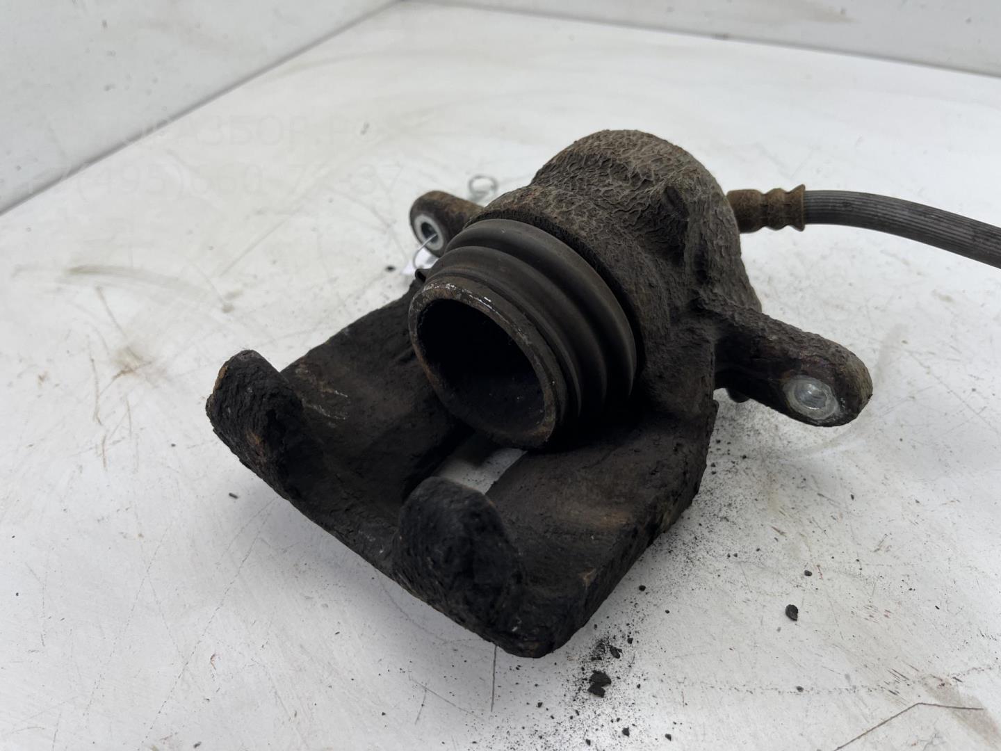 Суппорт передний правый