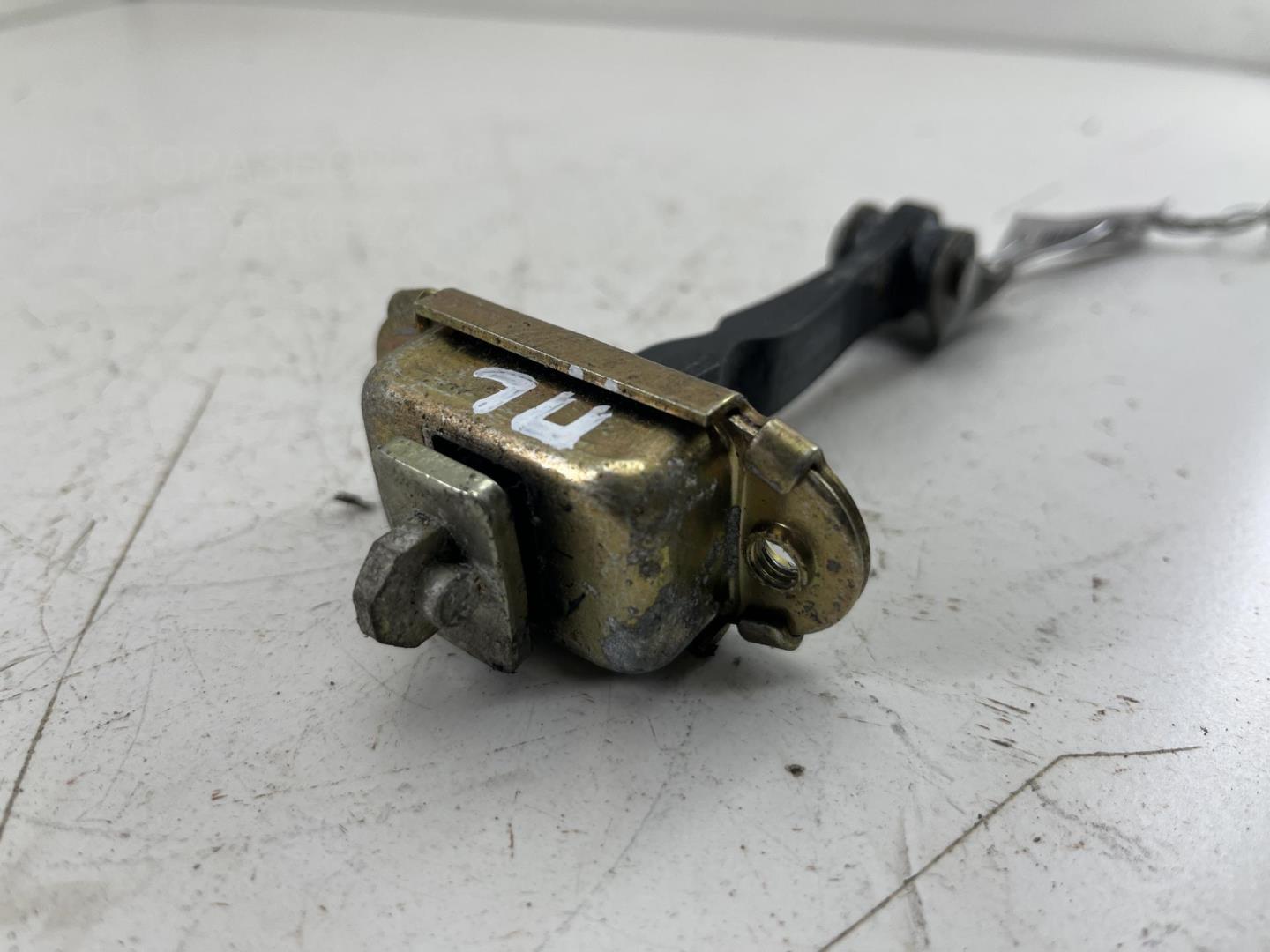 Ограничитель двери