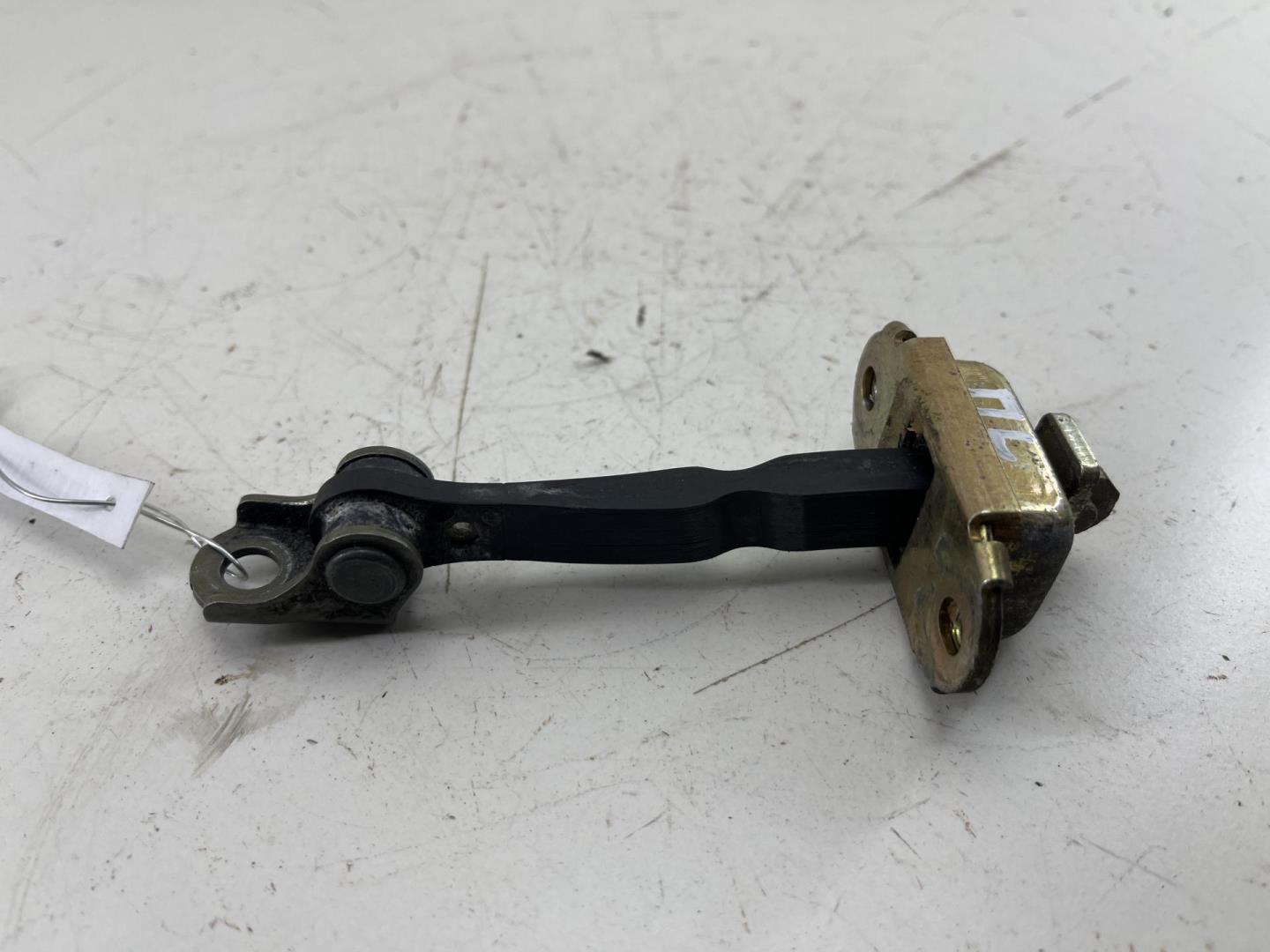 Ограничитель двери