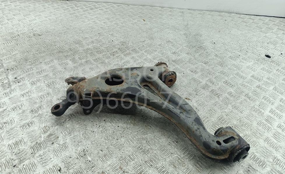 Рычаг передний правый