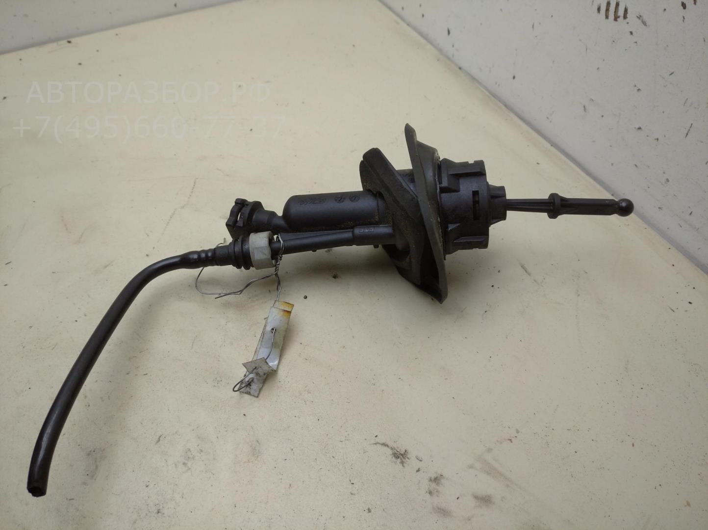 Цилиндр сцепления главный