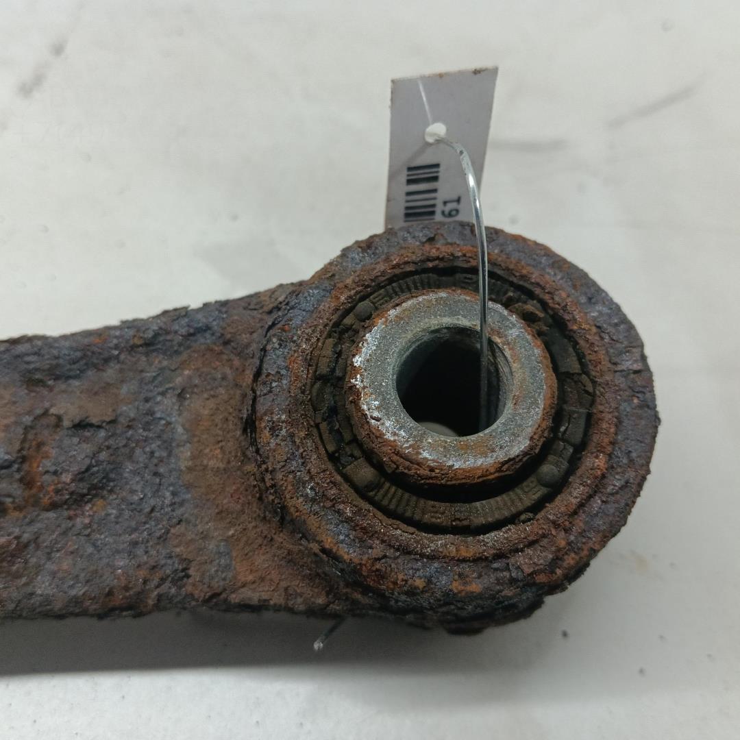 Рычаг задний левый