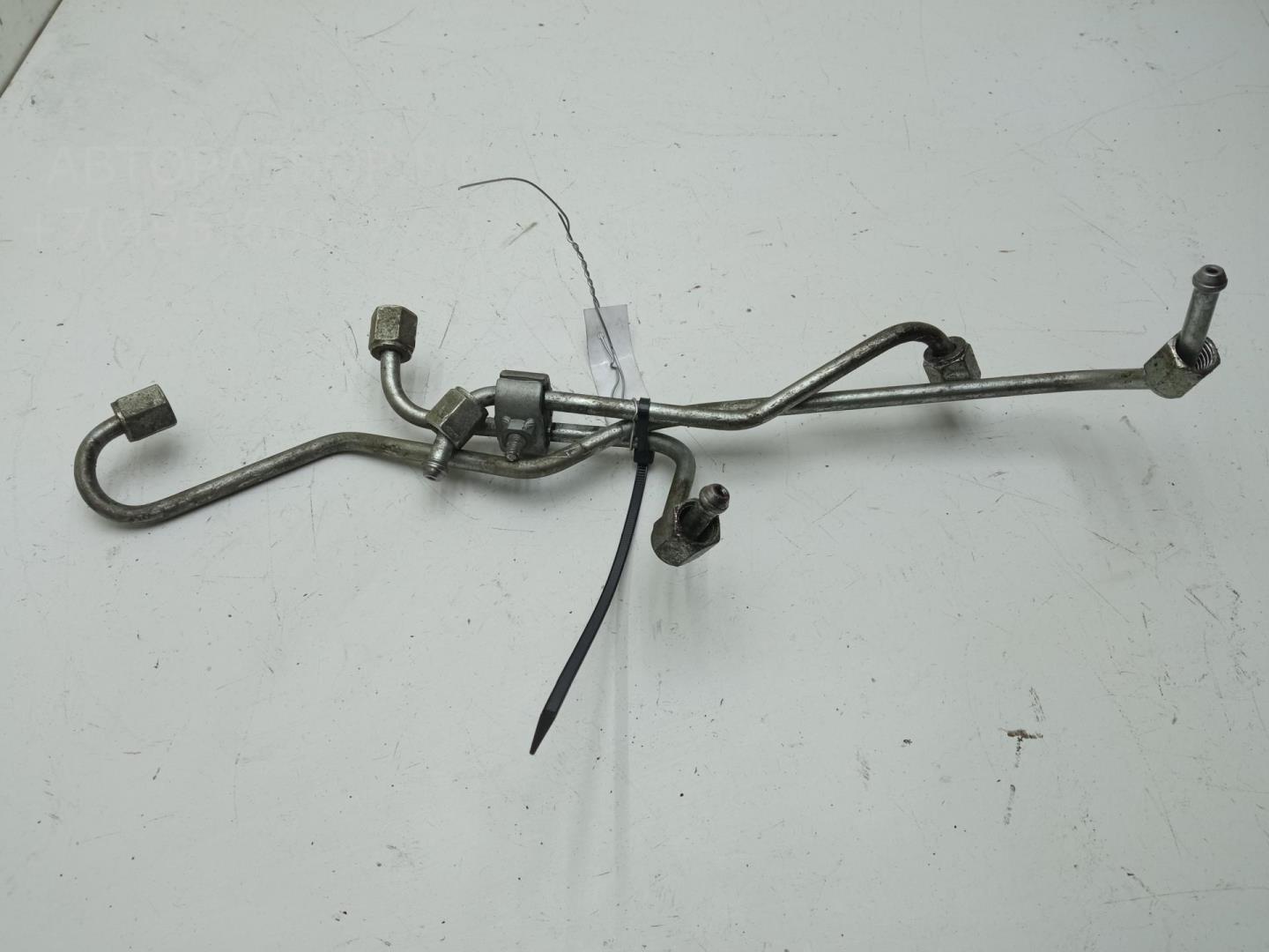 Трубка топливная