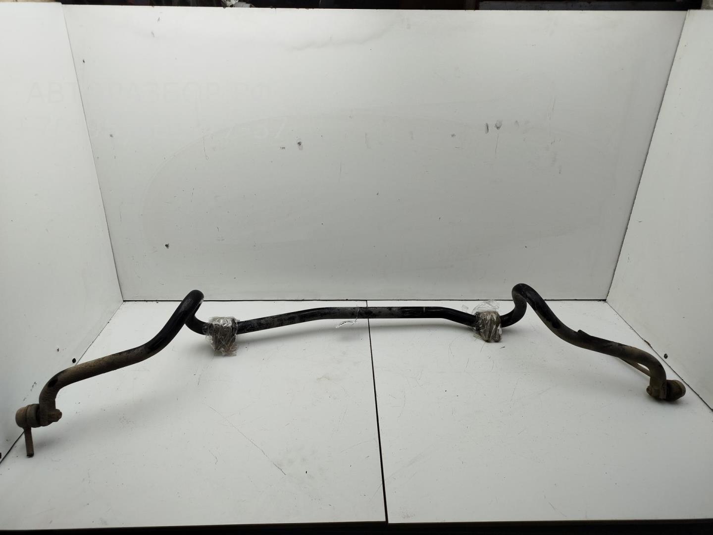 Стабилизатор передний