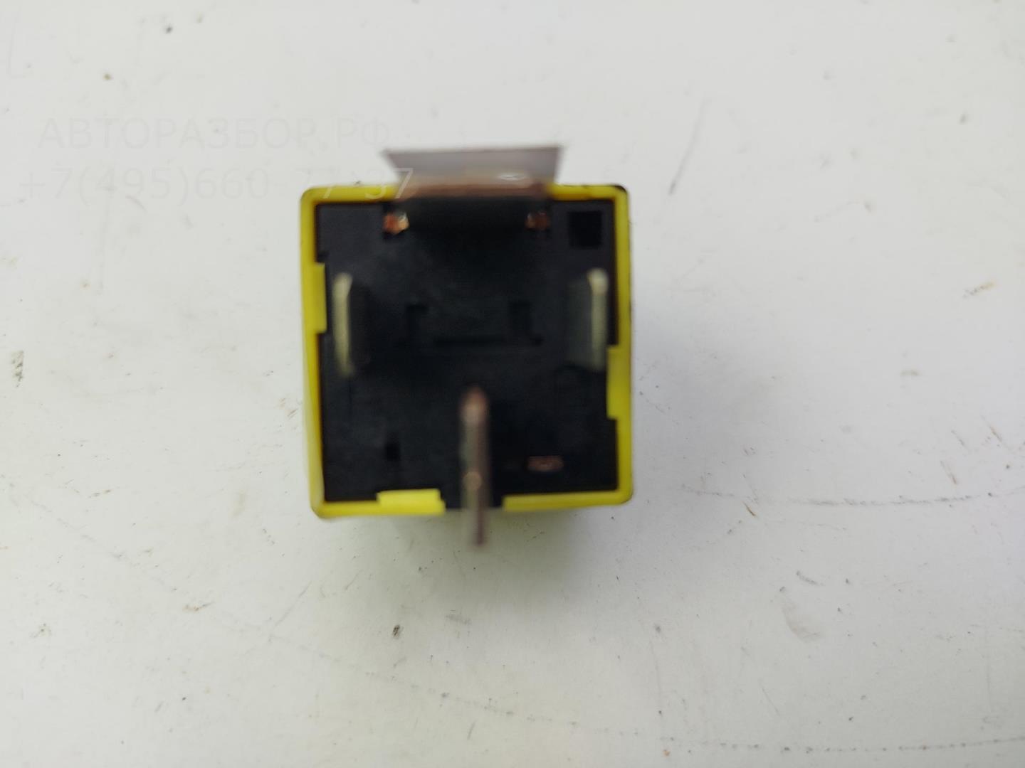 Реле топливного насоса