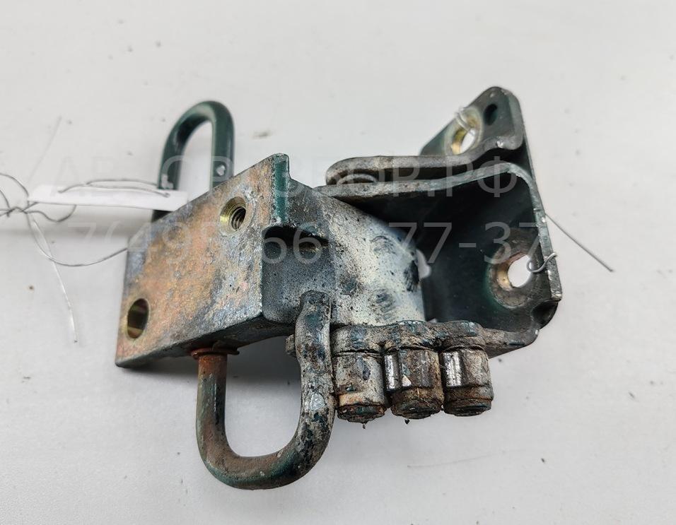 Петля двери