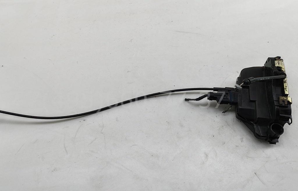 Замок двери передней правой