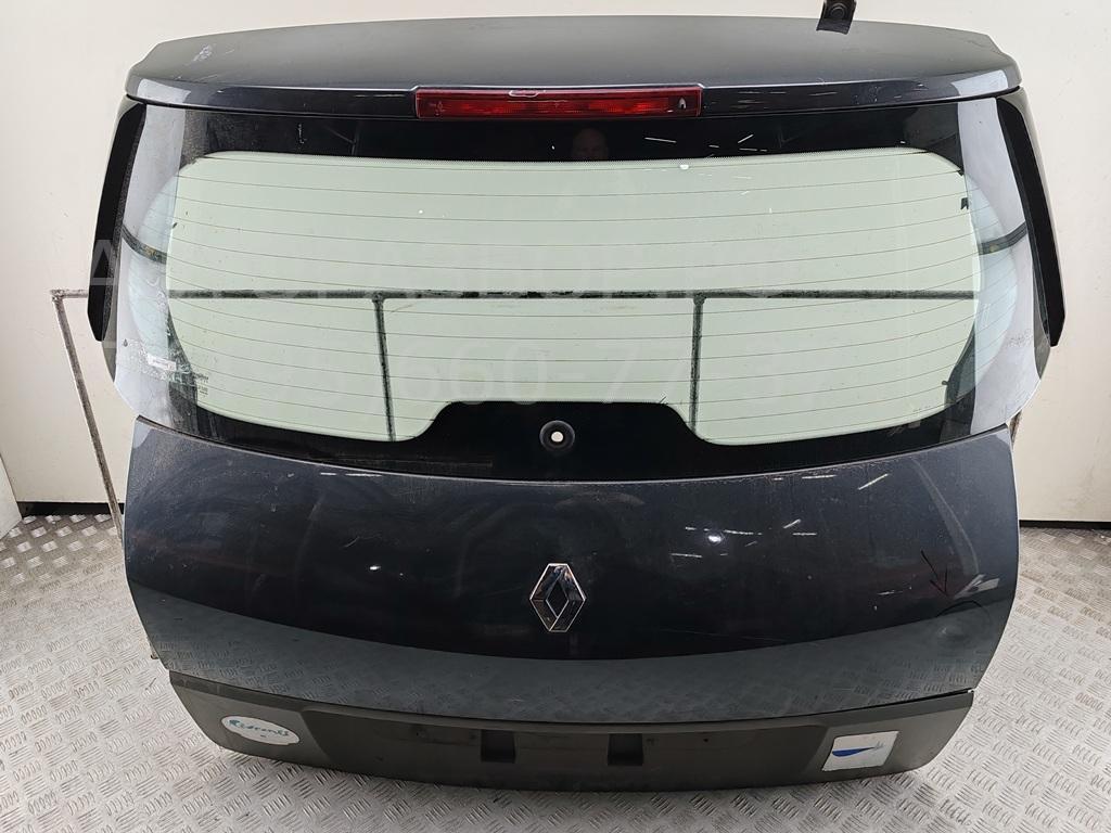 Дверь багажника