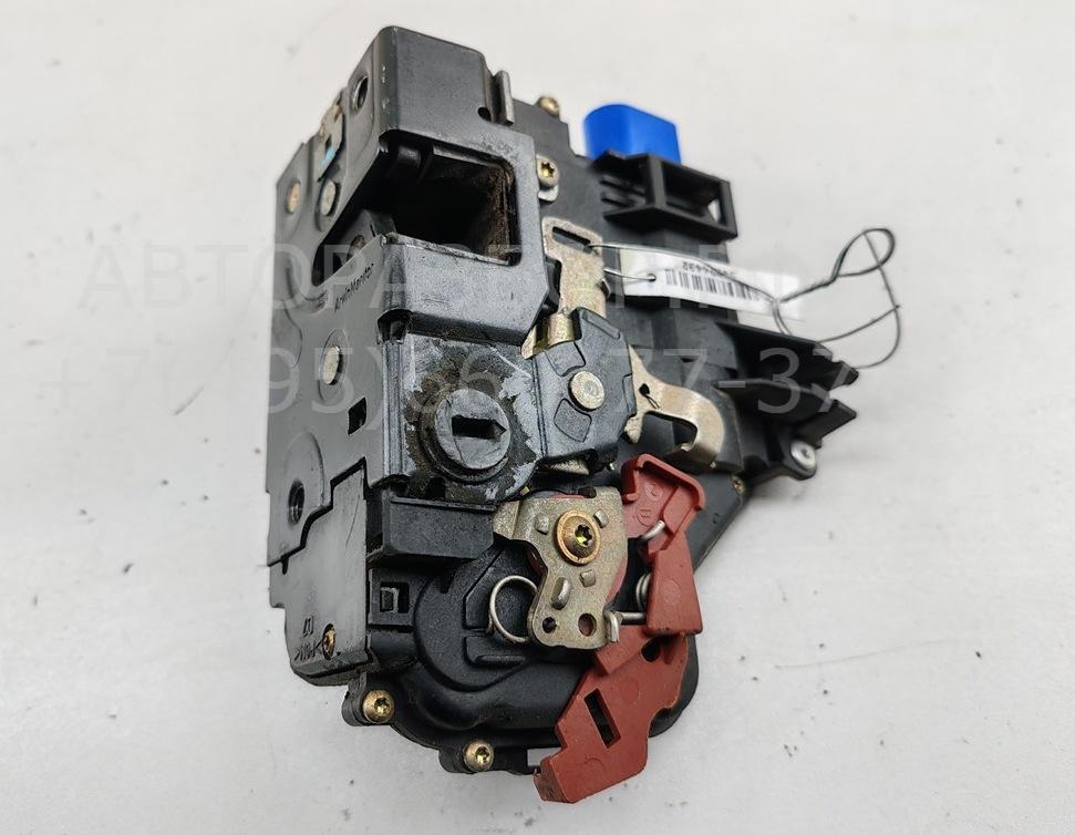 Замок двери задней правой