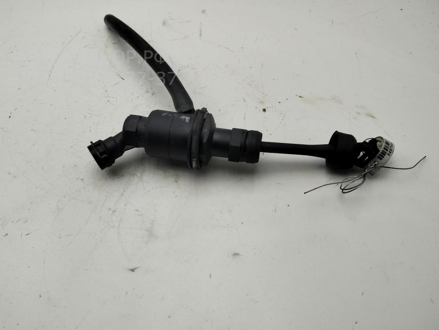 Цилиндр сцепления главный