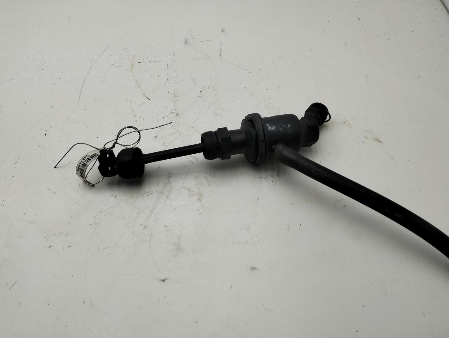 Цилиндр сцепления главный