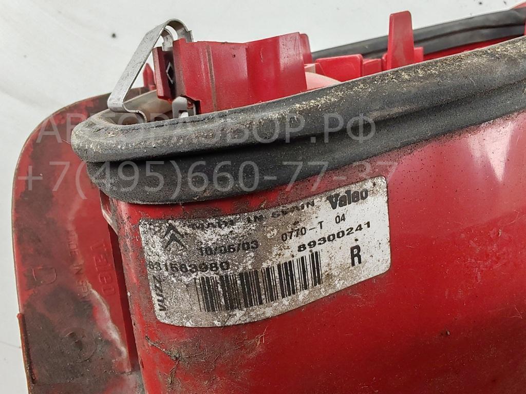 Фонарь задний правый