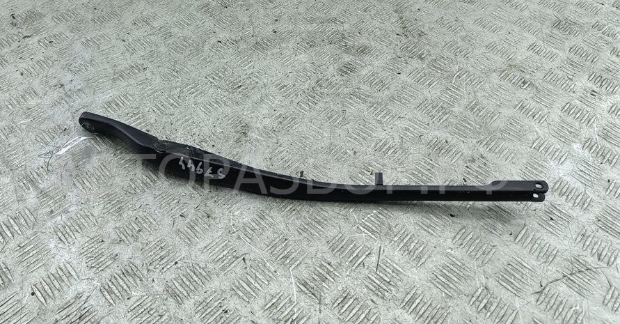 Поводок стеклоочистителя передний левый