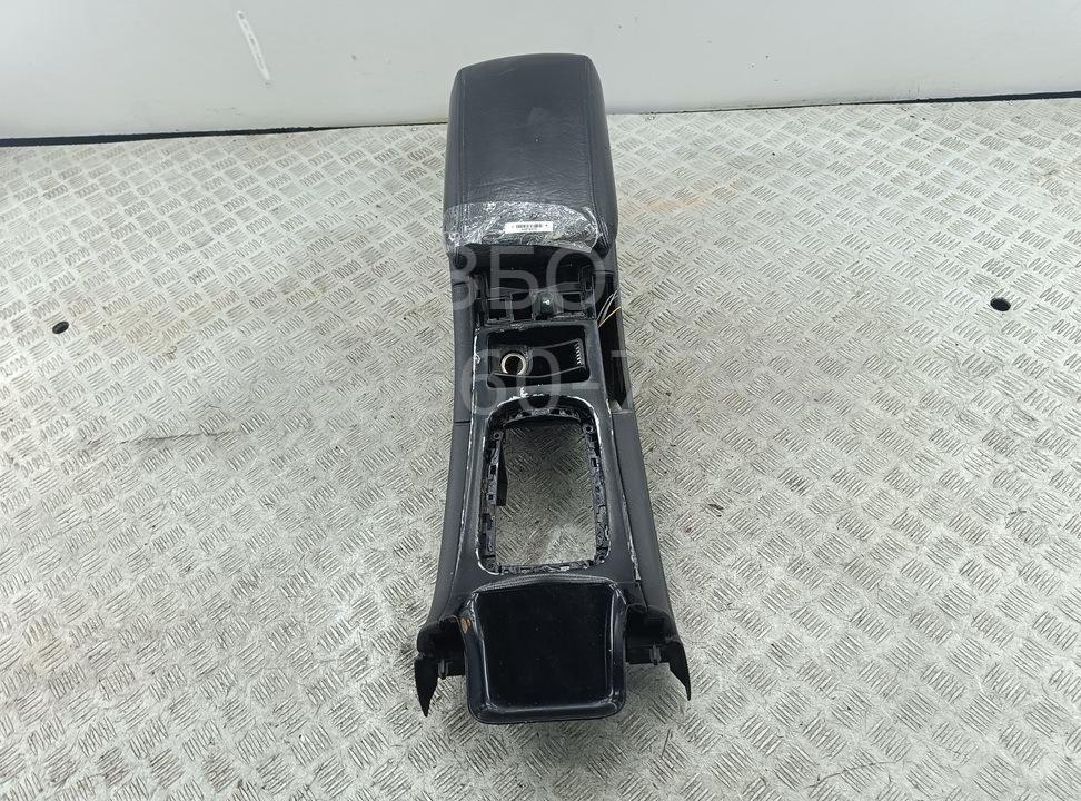 Подлокотник