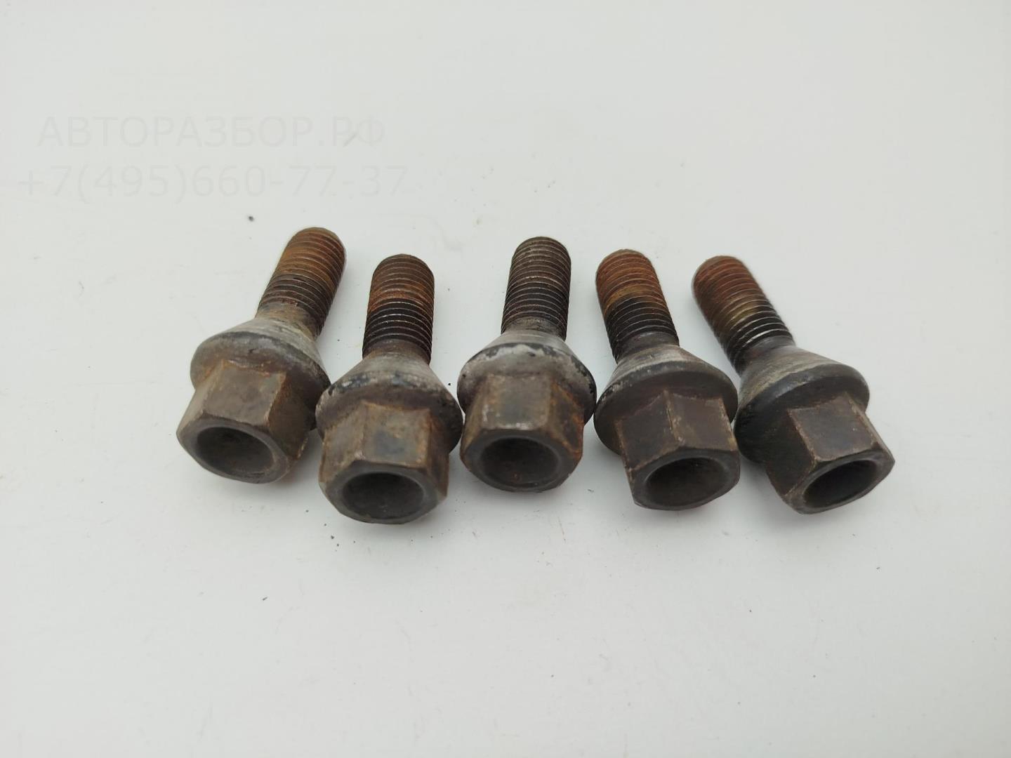 Болт колесный