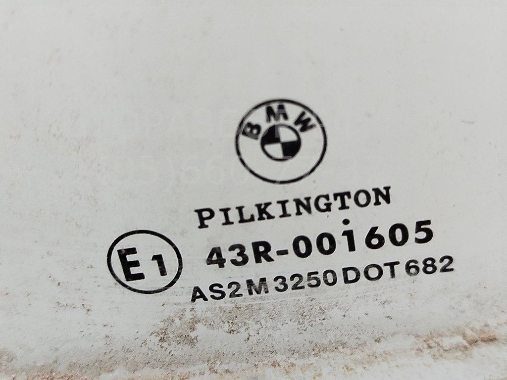 Стекло двери задней правой