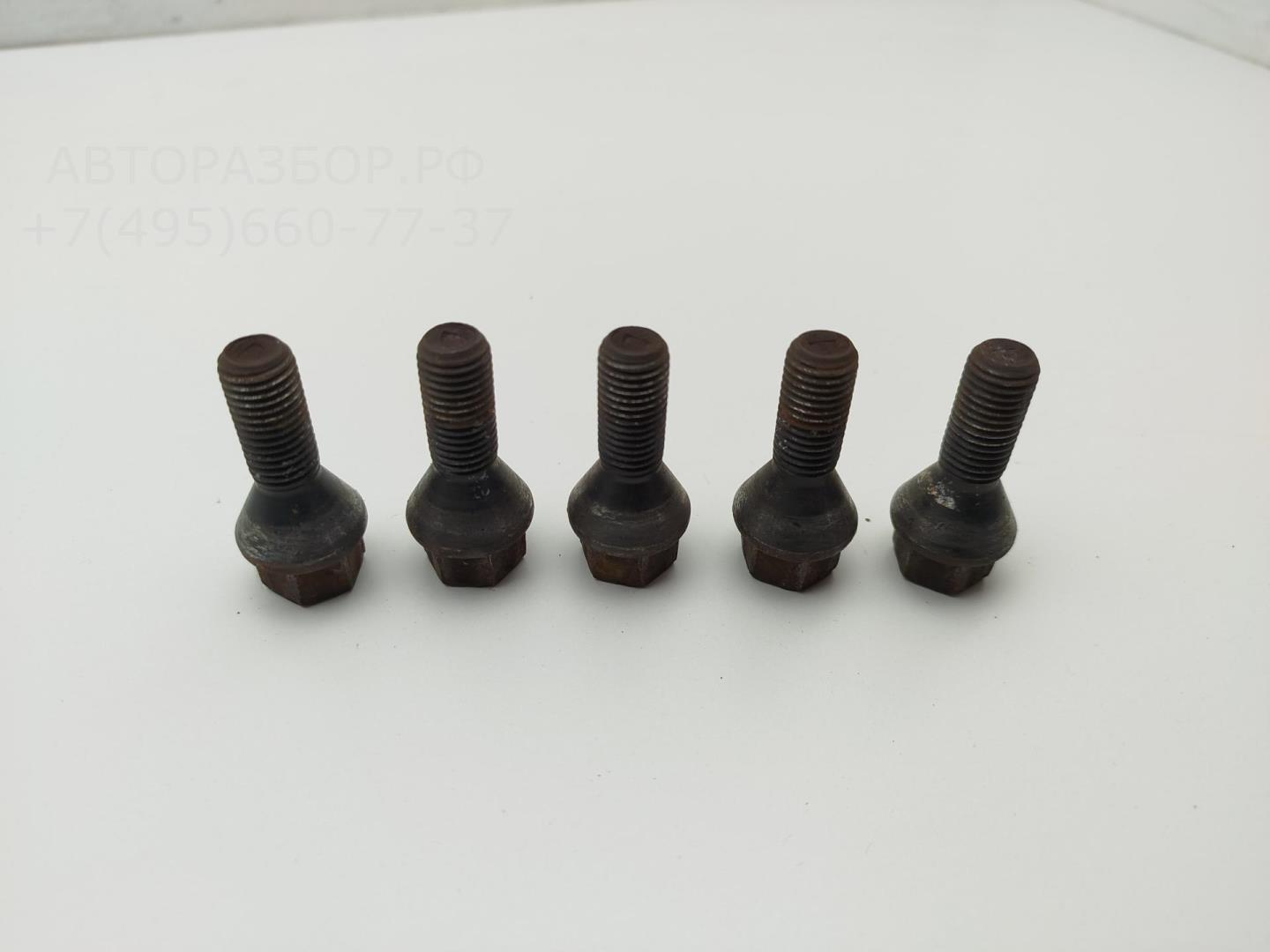 Болт колесный