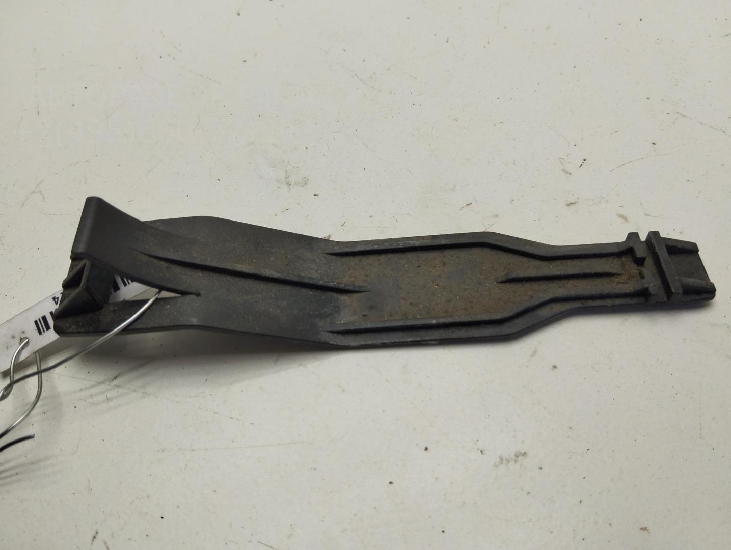 Кронштейн фар правый