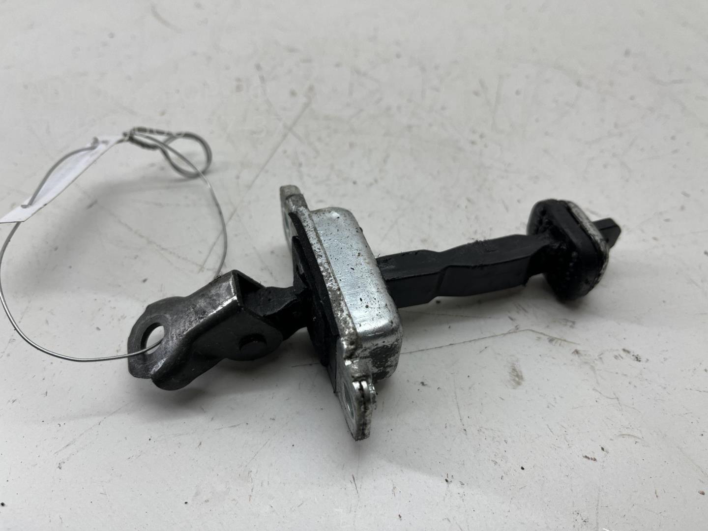 Ограничитель двери