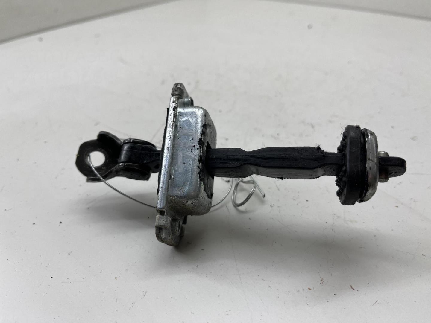 Ограничитель двери