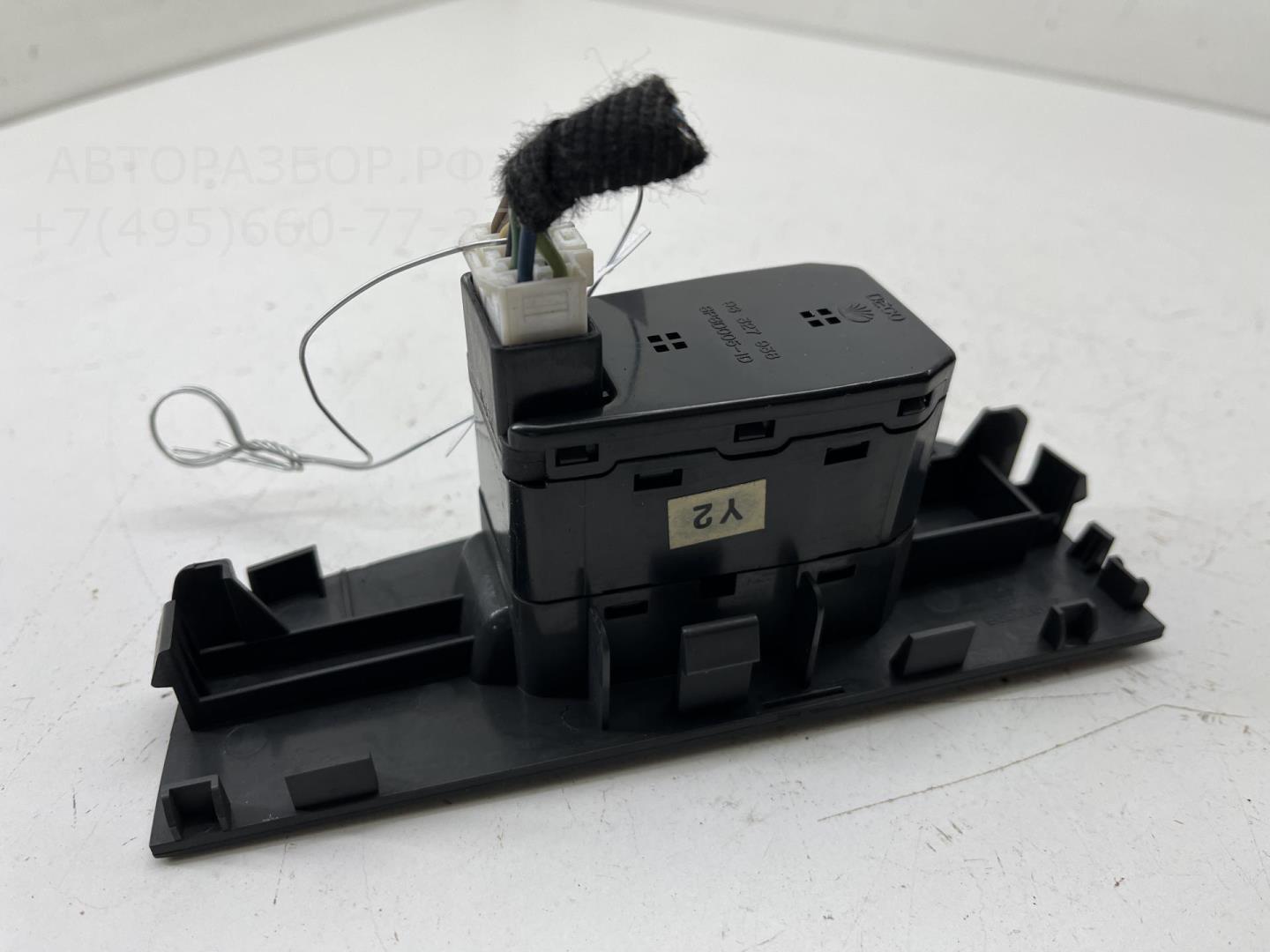 Кнопка стеклоподъемника