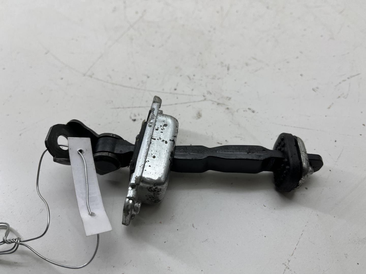 Ограничитель двери