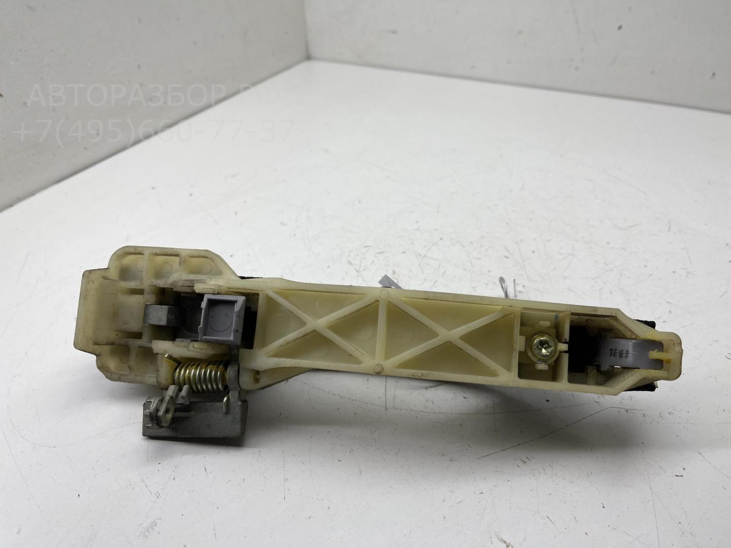 Ручка двери передней наружная правая