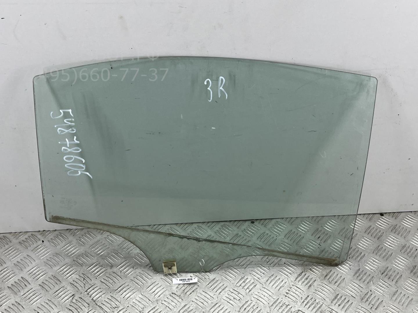 Стекло двери задней правой